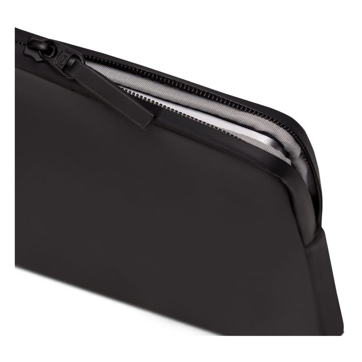 Argos Small 13” Laptop Sleeve | Negro- Imagen del producto n°3