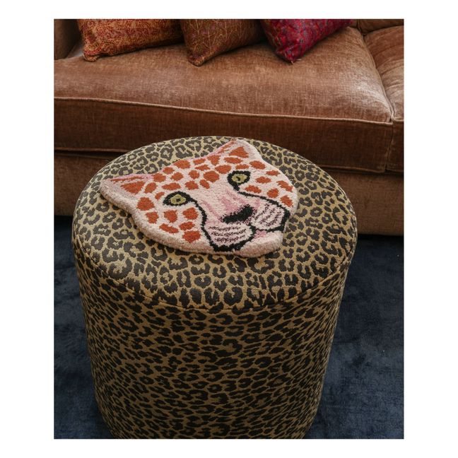 Pinky leopard head wool rug | Pink