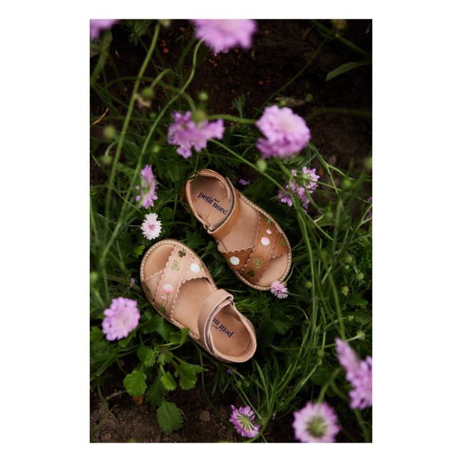 Cross Over Embroidered Sandals x Uniqua Capsule Collection | Haselnussbraun