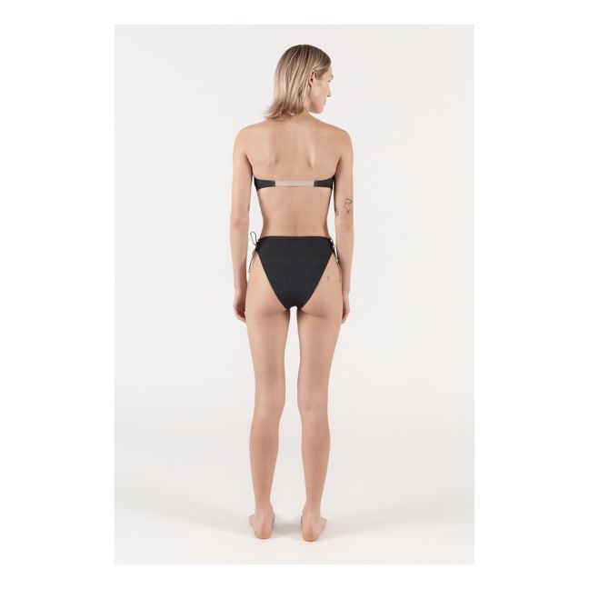 Parte de arriba de bikini hecho con materiales reciclados | Negro