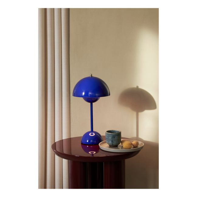 Lampada da tavolo portatile Flowerpot VP9, Verner Panton | Blu