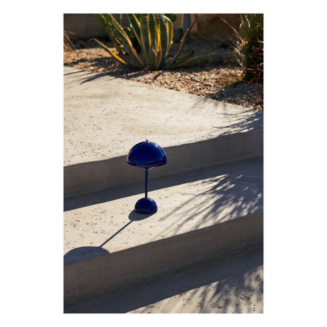 Lampe à poser portative Flowerpot VP9, Verner Panton | Bleu