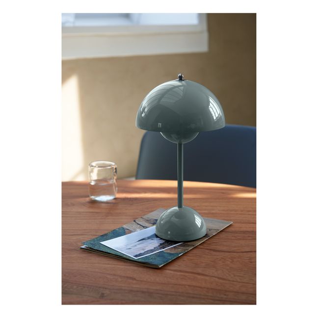 Tragbare Tischleuchte Flowerpot VP9, Verner Panton | Graublau