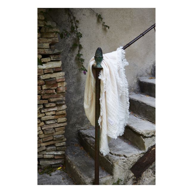 Plaid Loulou con frange, in doppia garza di cotone bio | Bianco latte