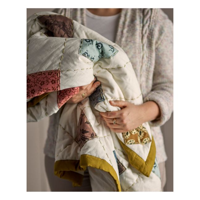 Melua Throw