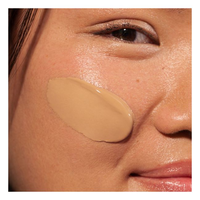 Fondotinta semi-opaco ai peptidi, modello: Skinonym - 30 | Golden sand