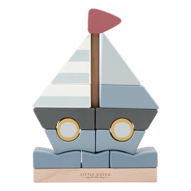 Stapelsegelboot aus Holz