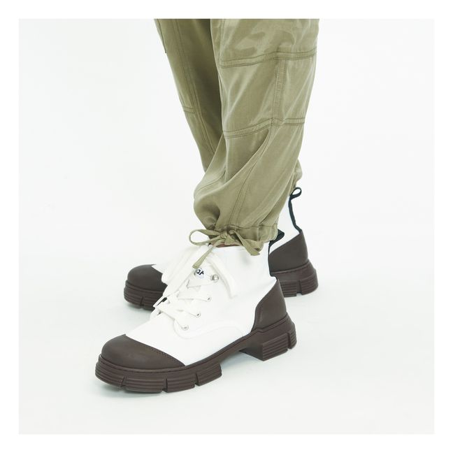 Schnürstiefel aus recyceltem Material | Seidenfarben