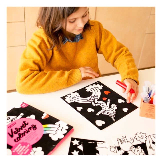 Páginas para colorear de terciopelo - Lily | Rosa