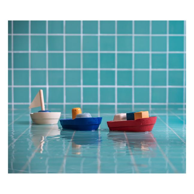 Natural rubber boat