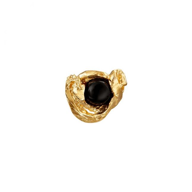 The Captured Protection Onyx Ring | Gold