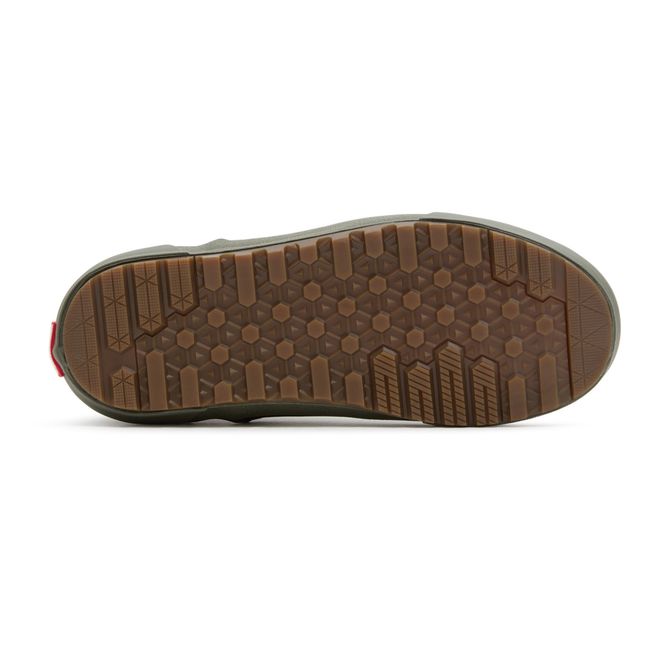 Baskets UA Mid Slip | Schwarz