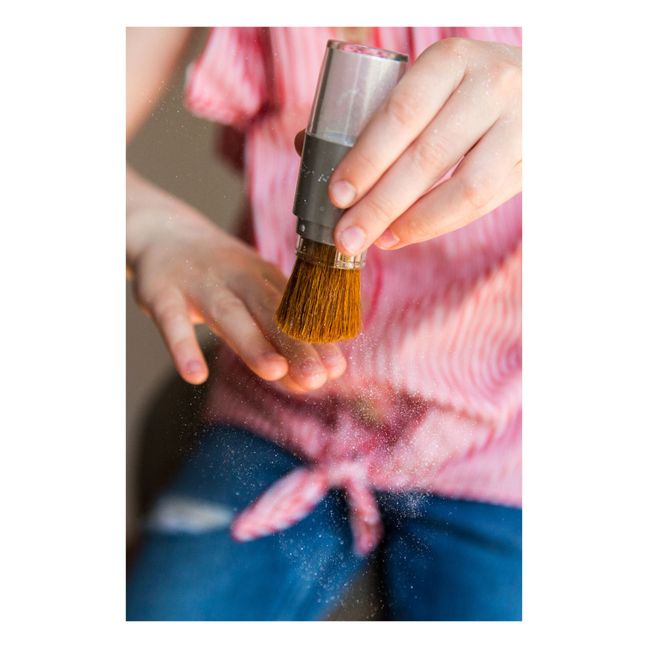 Magic brush and shimmering powder | Silver
