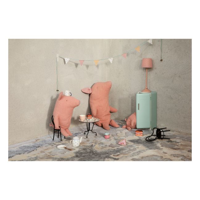 Mesa de comedor y sillas