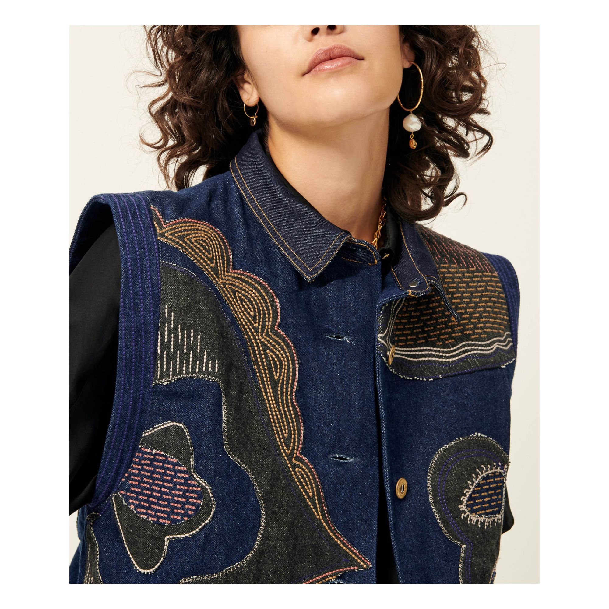 Embroidered hot sale sleeveless jacket