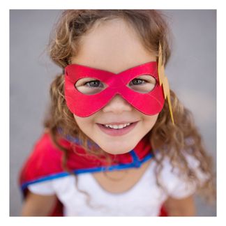  Capas de superhéroe para niños, 8 héroes reversibles de satén y  máscaras para disfraces de disfraces (4 capas, 8 máscaras), color rojo :  Ropa, Zapatos y Joyería