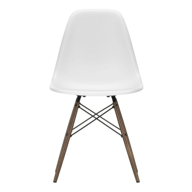 DSW plastic chair - maple base - Charles &amp; Ray Eames | White