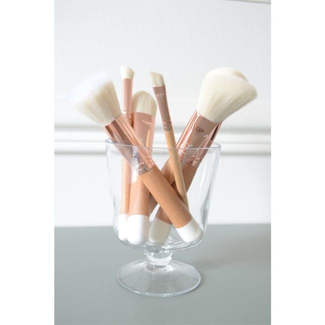 Angled Eyeshadow Brush