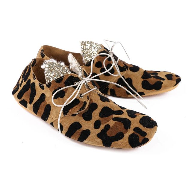 costume bleu foncé chaussure marron