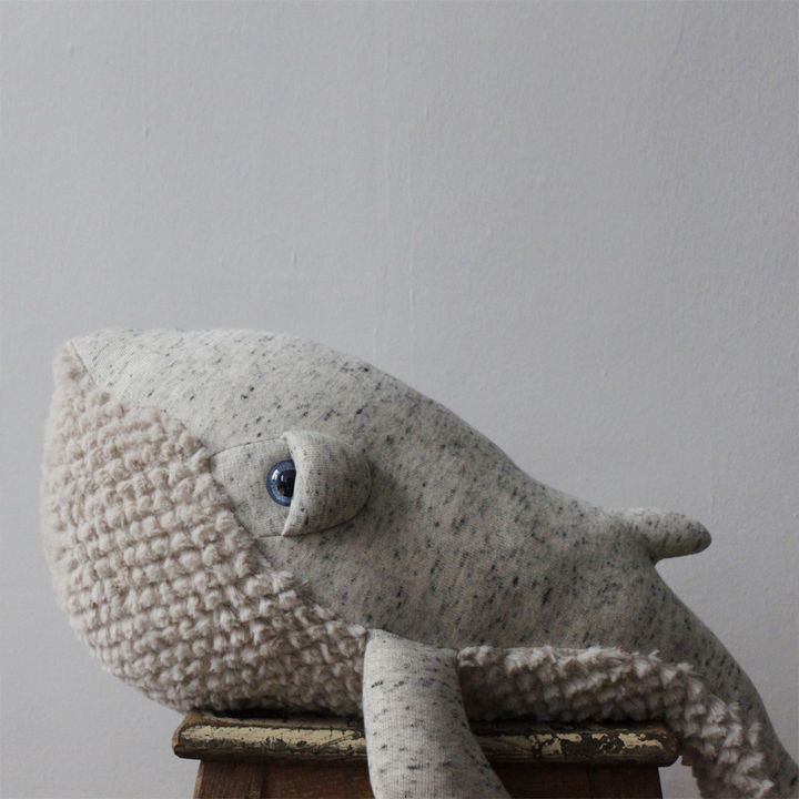 Original Giant Whale Soft Toy 62cm | Grey- Product image n°2
