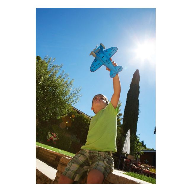Plane with Spinning Propeller | Blue