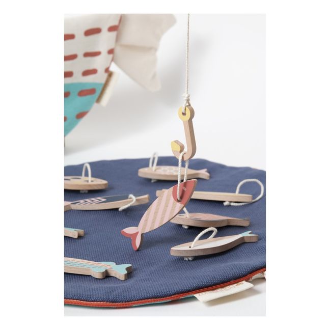 Juego de pesca con hilo de madera