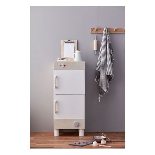 Kühlschrank und Tiefkühlschrank aus Holz
