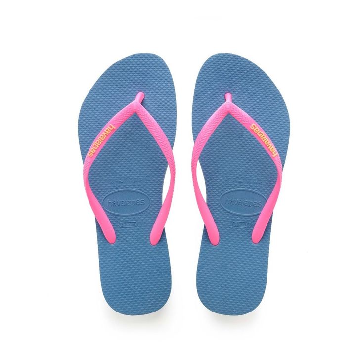 Blue and store pink havaianas