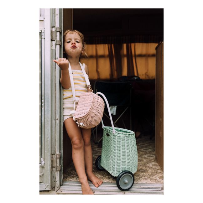 Cesta con ruedas infantil de mimbre Luggy | Verde Menta