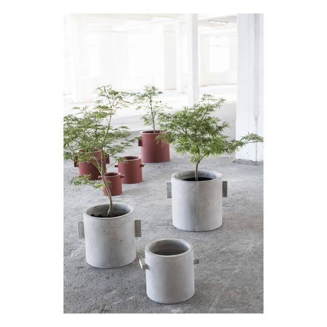 Concrete plant pot